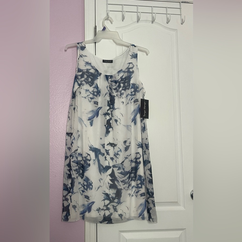 Dress with blue print with white cuffed shirt size L